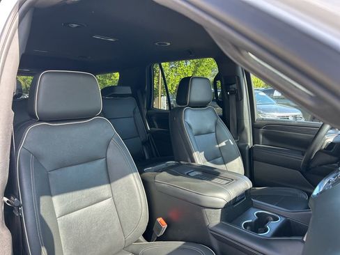 Used 2023 GMC Yukon SLT image 37