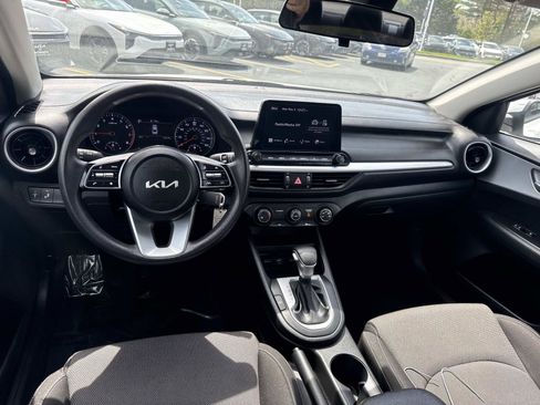 Used 2023 Kia Forte LXS w/ LXS Technology Package FWD image 12