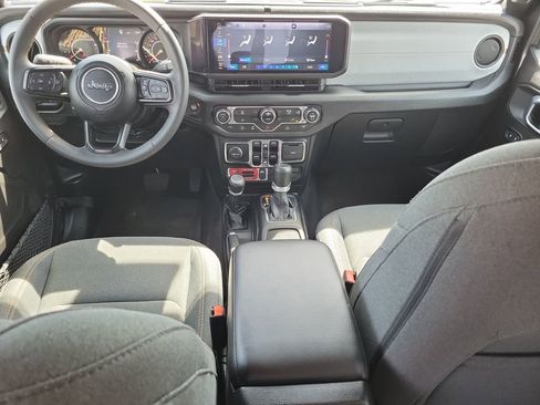 Used 2024 Jeep Gladiator Sport AWD/4WD image 12