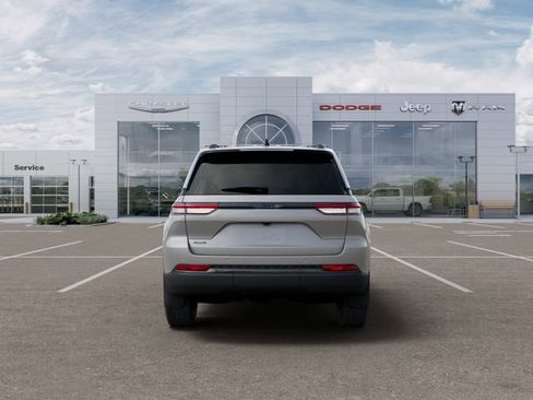 New 2025 Jeep Grand Cherokee Altitude image 7