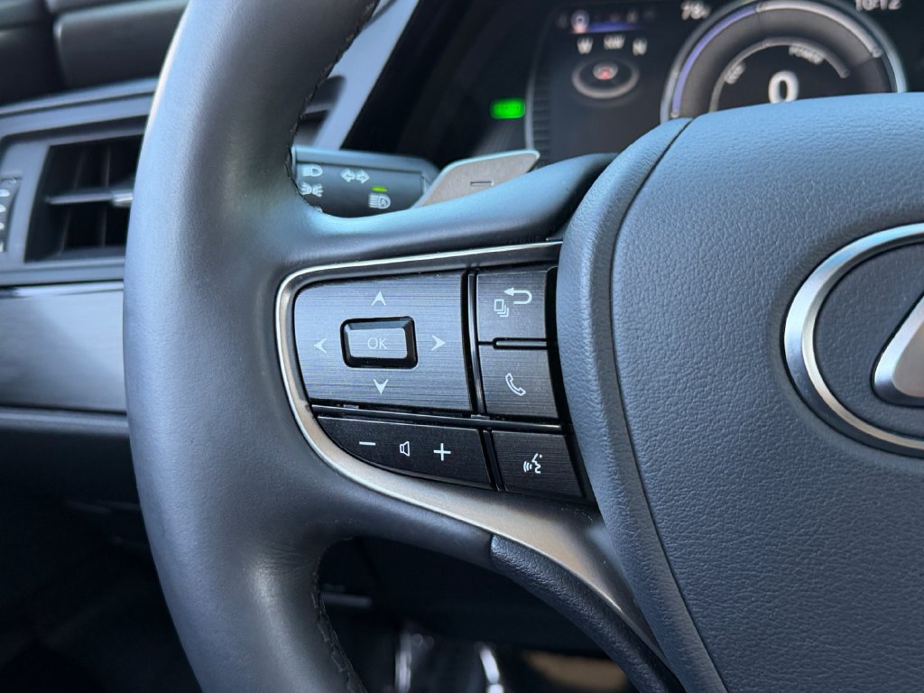 Certified 2022 Lexus ES 300h w/ Premium Package FWD image 20