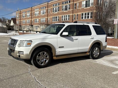 Used 2006 Ford Explorer Eddie Bauer image 11