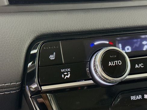 New 2025 Honda Pilot Touring image 25