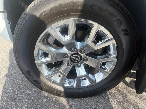 Certified 2024 Nissan Titan SV w/ SV Convenience Package image 41