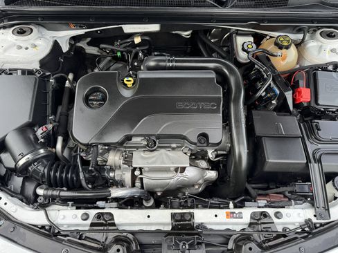 Used 2022 Chevrolet Malibu LT image 24