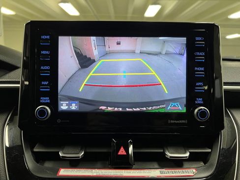 Certified 2022 Toyota Corolla Cross XLE image 32