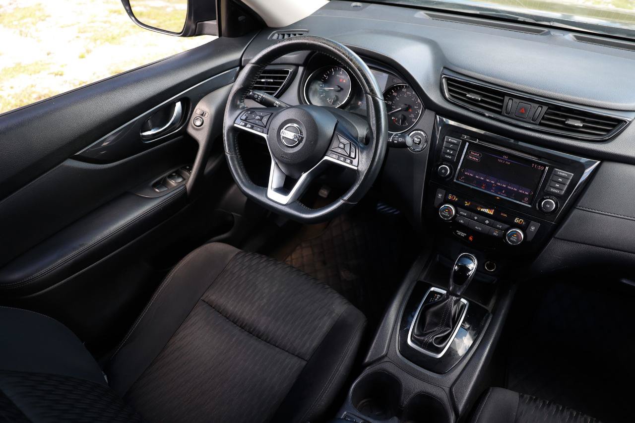 Used 2018 Nissan Rogue SV AWD/4WD image 21