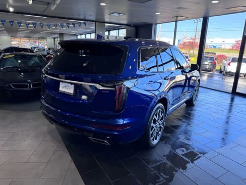 Used 2023 Cadillac XT6 Sport image 5