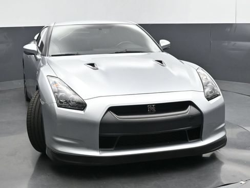 Used 2011 Nissan GT-R Premium AWD/4WD image 35