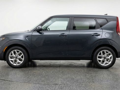 Used 2025 Kia Soul LX w/ LX Technology Package FWD image 5