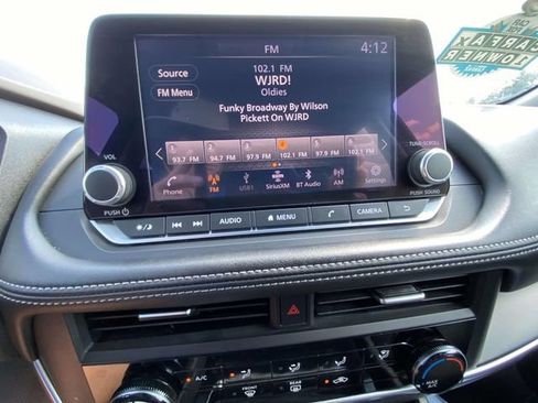 Used 2023 Nissan Rogue S FWD image 16