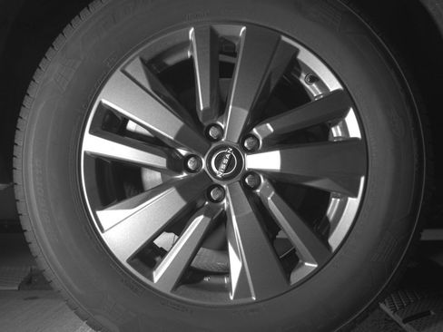 Used 2025 Nissan Pathfinder SV AWD/4WD image 13