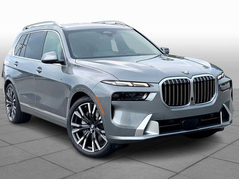 Used 2026 BMW X7 xDrive40i w/ Premium Package image 2