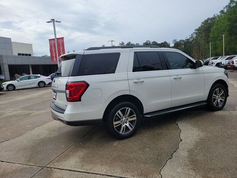 Used 2023 Ford Expedition XLT RWD image 8