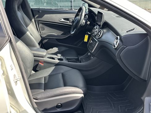 Used 2015 Mercedes-Benz CLA 250 image 12