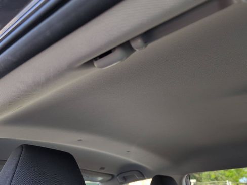 Used 2024 Toyota RAV4 XLE FWD image 30