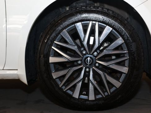 Used 2024 Nissan Altima 2.5 SV w/ SV Premium Package image 27