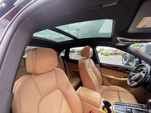 Used 2017 Porsche Macan AWD/4WD image 10