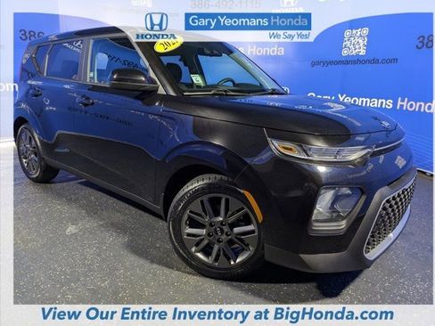 Used 2021 Kia Soul S image 2