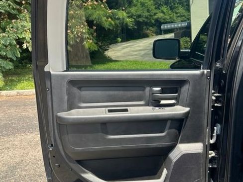 Used 2017 RAM 1500 ST w/ SXT Appearance Group AWD/4WD image 27