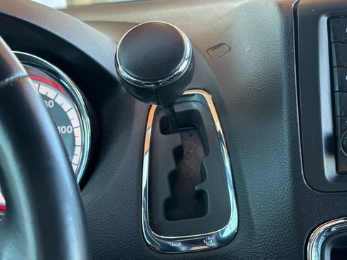 Used 2019 Dodge Grand Caravan SXT FWD image 23