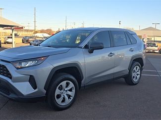 Used 2022 Toyota RAV4 LE video 2