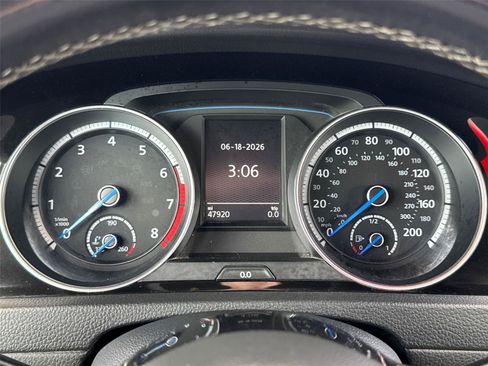Used 2015 Volkswagen Golf R 4-Door AWD/4WD image 32