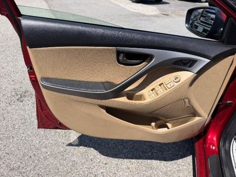 Used 2013 Hyundai Elantra Limited FWD image 15