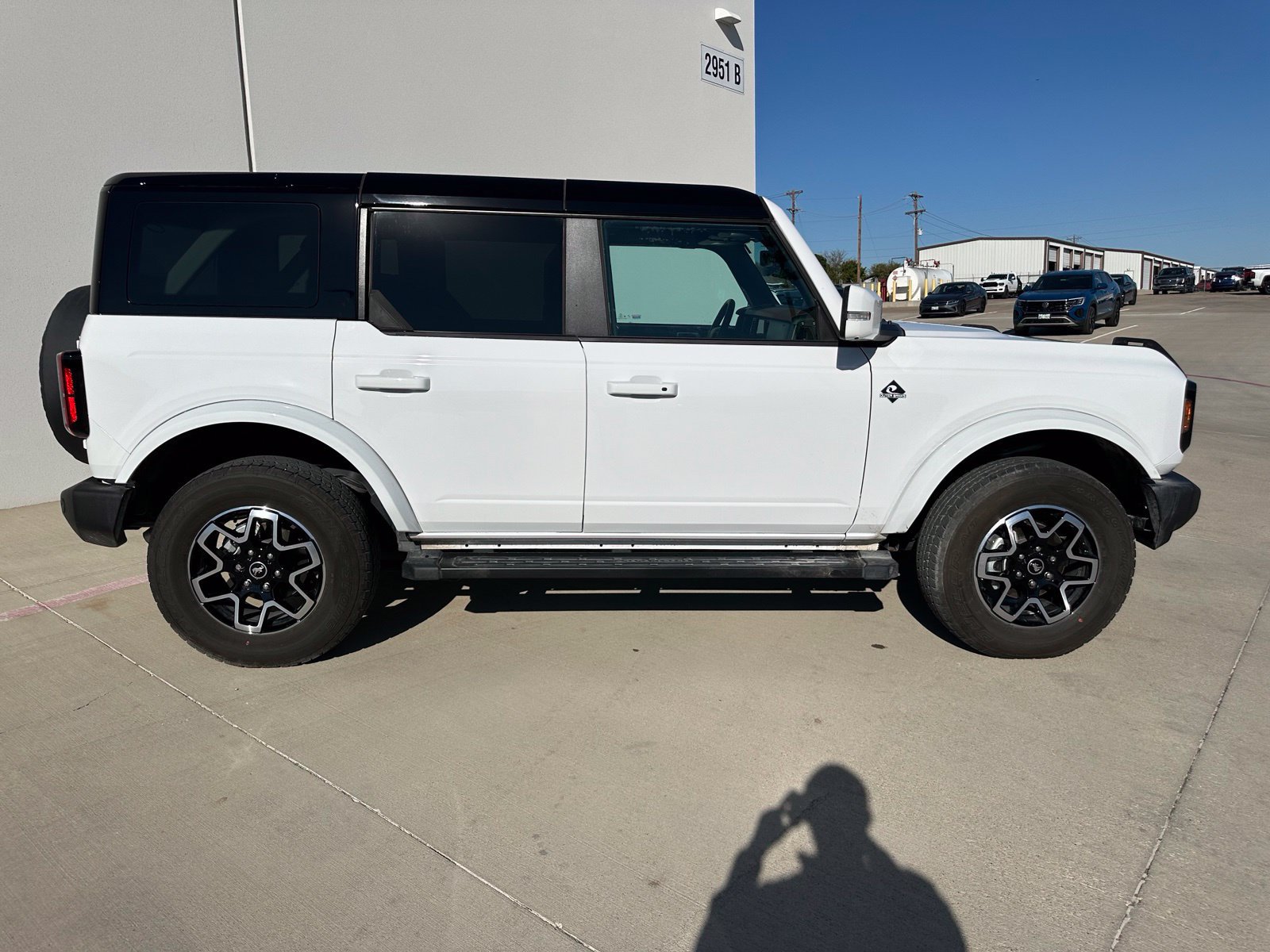 Used 2024 Ford Bronco Outer Banks AWD/4WD image 8