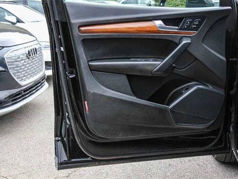 Used 2023 Audi Q5 2.0T Premium w/ Convenience Package image 19