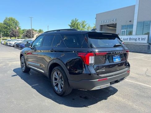 Used 2025 Ford Explorer Active w/ Active Comfort Package AWD/4WD image 4