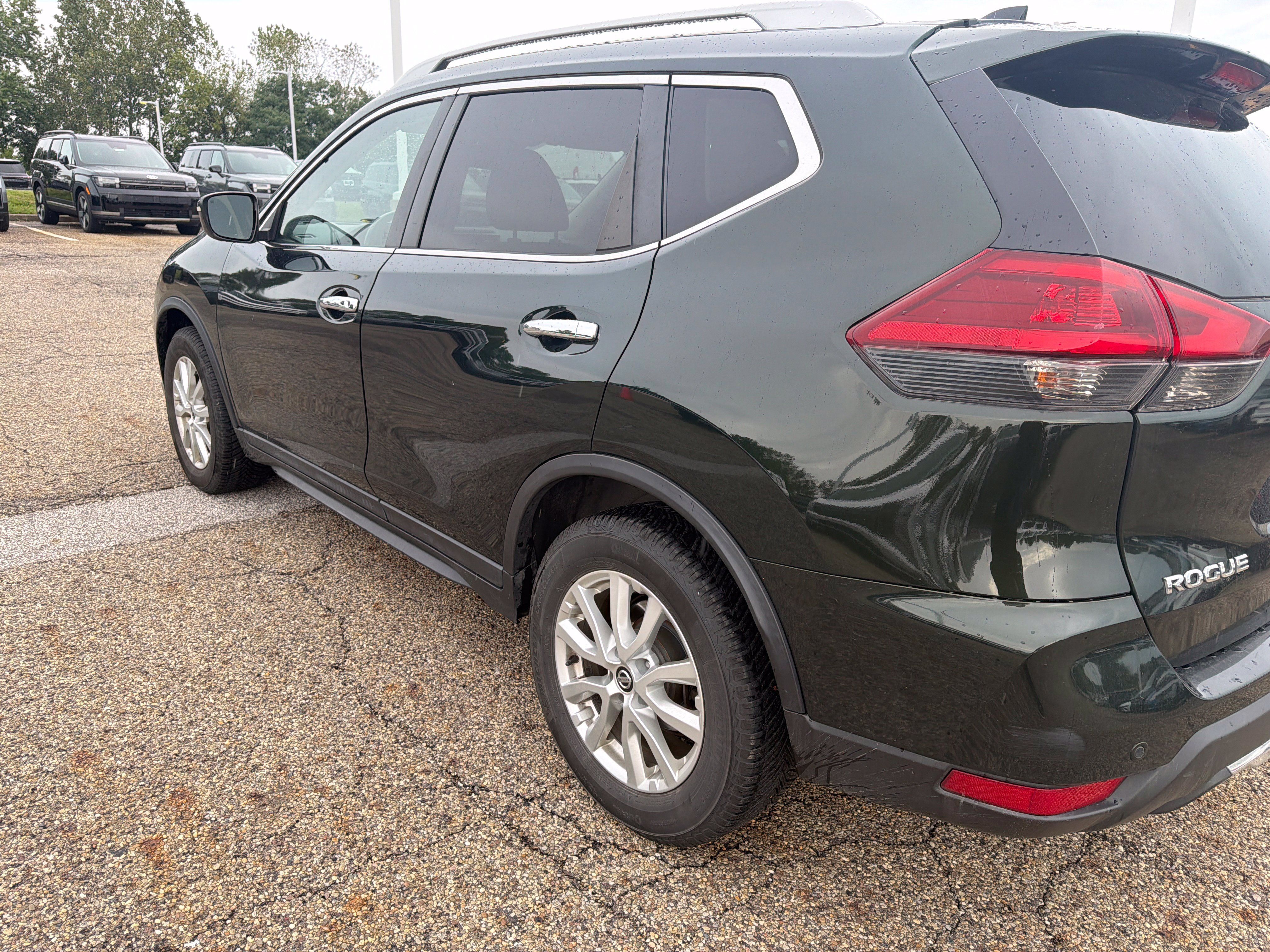 Used 2019 Nissan Rogue SV FWD image 7