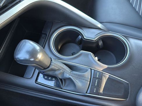 Used 2023 Toyota Camry SE image 24