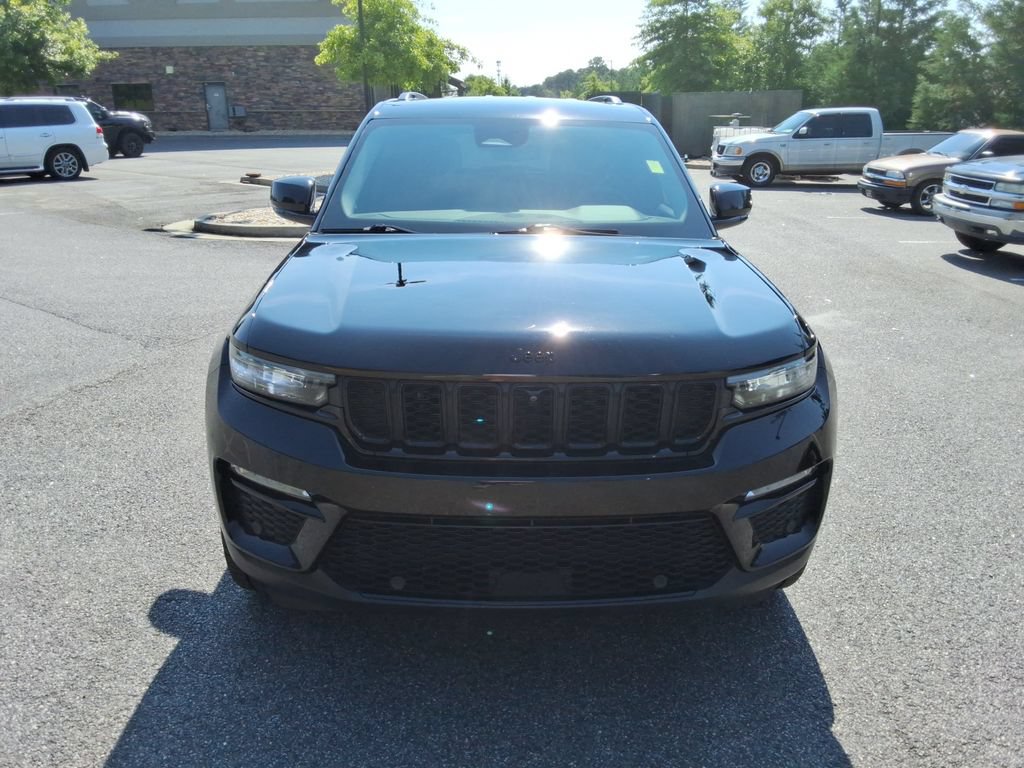 Used 2023 Jeep Grand Cherokee Limited w/ Luxury Tech Group II AWD/4WD image 2