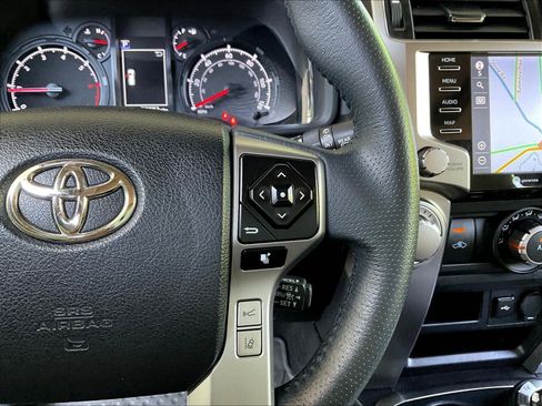Used 2022 Toyota 4Runner SR5 Premium w/ Moonroof Package AWD/4WD image 12
