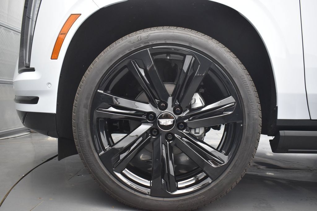 Certified 2026 Cadillac Escalade ESV Sport w/ Touring Package AWD/4WD image 8