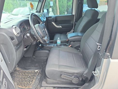 Used 2011 Jeep Wrangler Rubicon w/ PWR Convenience Group AWD/4WD image 10