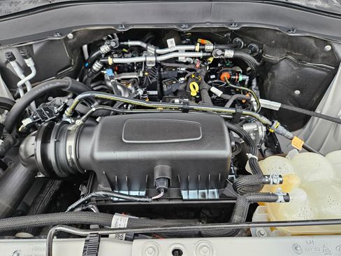 Used 2023 Ford Explorer XLT w/ Equipment Group 202A AWD/4WD image 34
