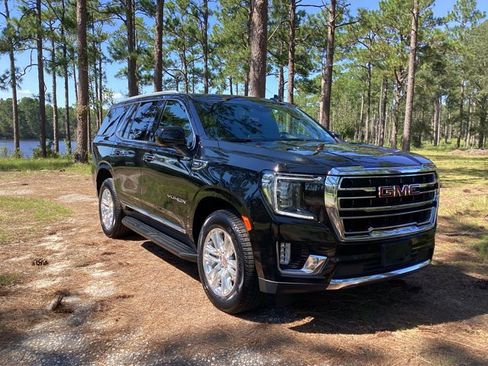 Used 2023 GMC Yukon SLT image 3