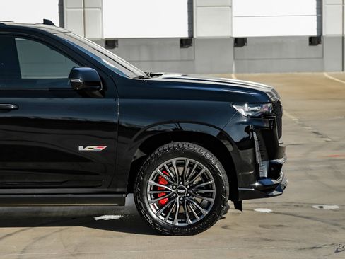 Used 2023 Cadillac Escalade V image 17