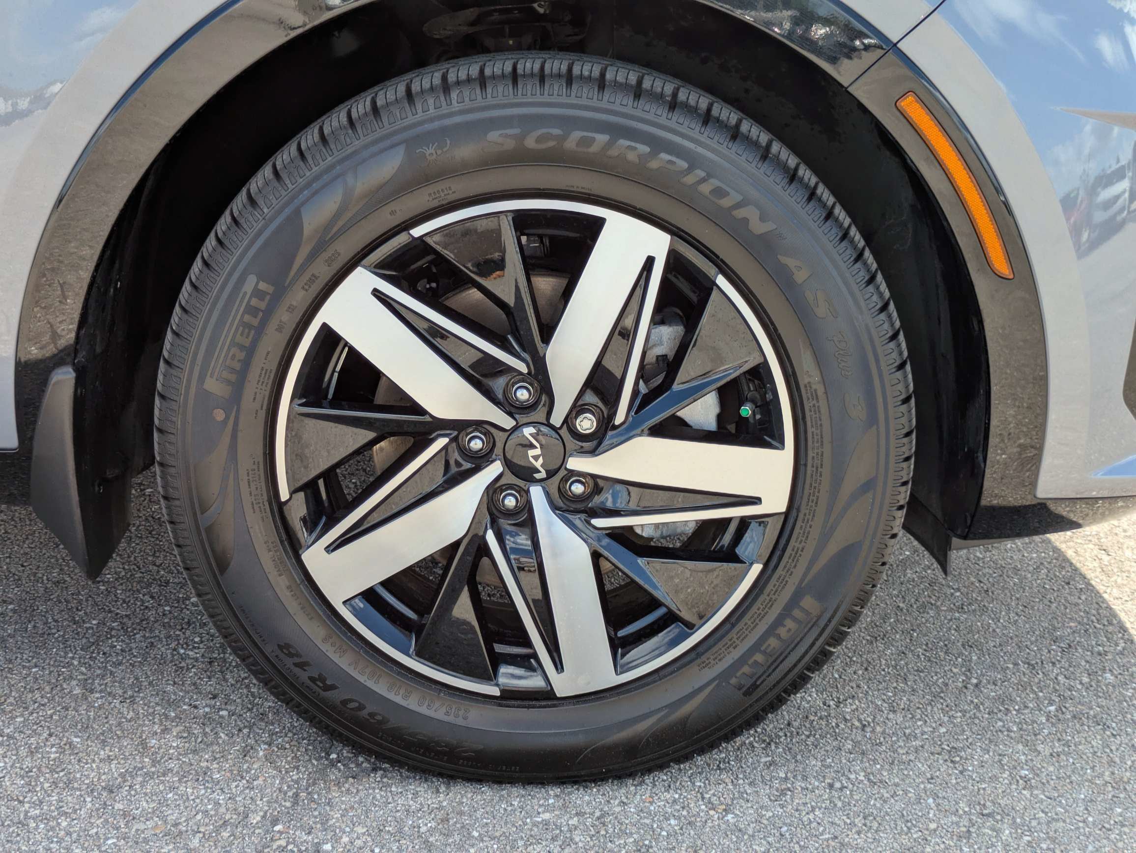 Certified 2023 Kia Sorento EX FWD image 11