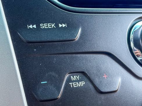 Used 2015 Ford Explorer XLT w/ Equipment Group 202A AWD/4WD image 25