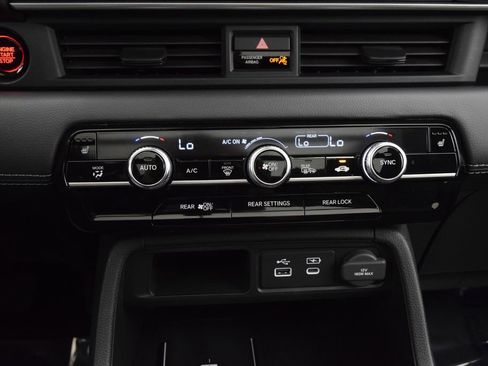 Used 2024 Honda Pilot Touring image 31