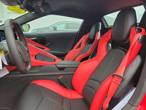 Used 2025 Chevrolet Corvette Z06 RWD image 17