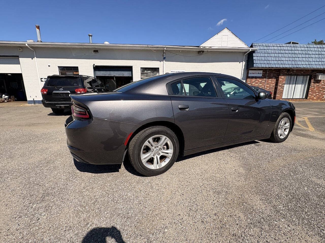 Used 2022 Dodge Charger SXT RWD image 7