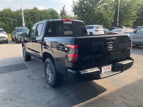 Used 2025 Nissan Frontier SV image 6