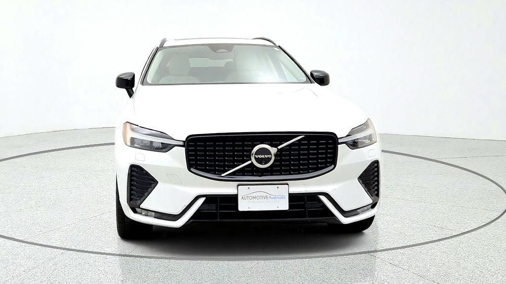 Used 2024 Volvo XC60 B5 Plus w/ Climate Package AWD/4WD image 2