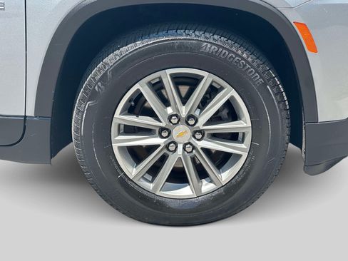Used 2023 Chevrolet Traverse LT AWD/4WD image 8