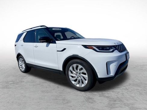 Certified 2024 Land Rover Discovery S image 3