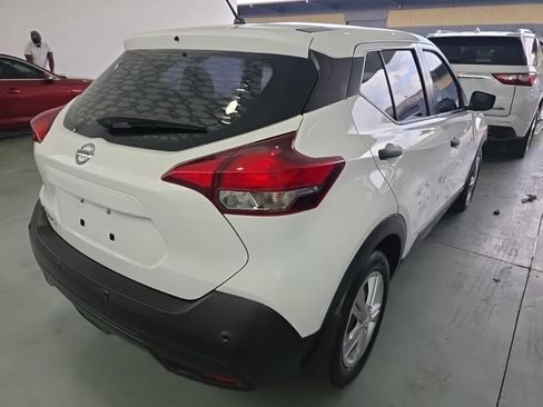 Used 2020 Nissan Kicks S FWD image 3
